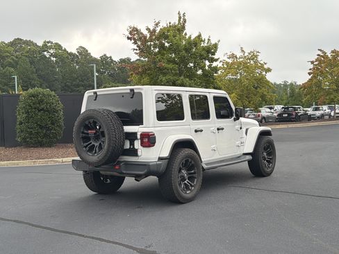 Used 2020 Jeep Wrangler Unlimited Sahara AWD/4WD image 3