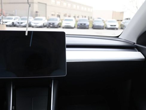 Used 2021 Tesla Model Y Long Range image 19