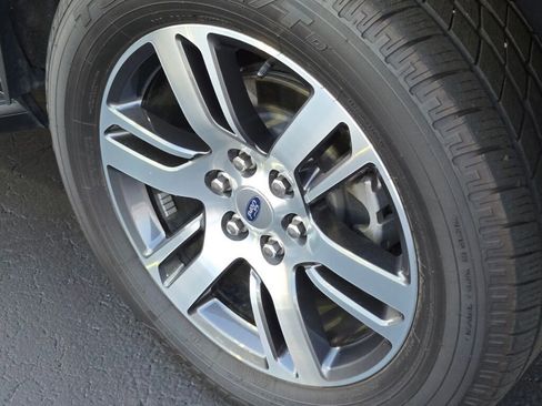 Used 2024 Ford Expedition Limited image 16