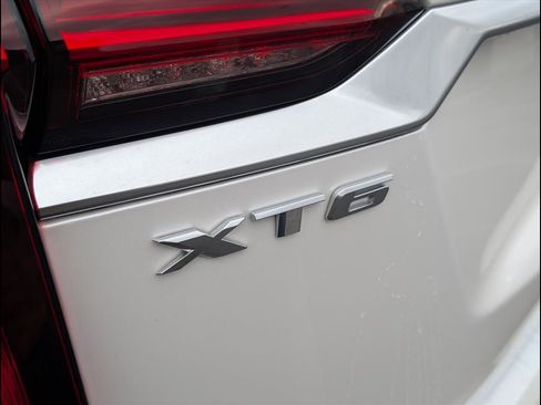 Used 2024 Cadillac XT6 Premium Luxury w/ Technology Package image 9