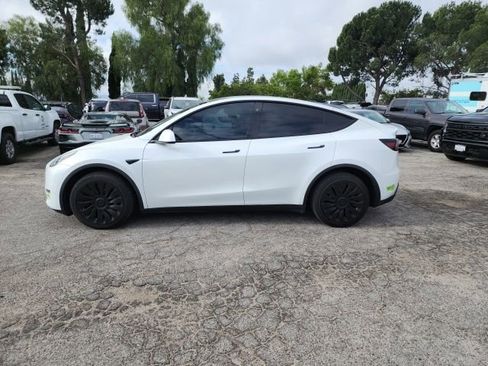 Used 2023 Tesla Model Y Long Range AWD/4WD image 4
