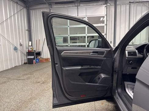 Used 2020 Volkswagen Atlas Cross Sport SE image 7