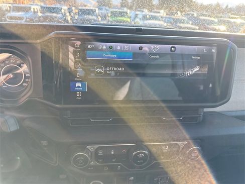 Used 2024 Jeep Gladiator Sport image 17