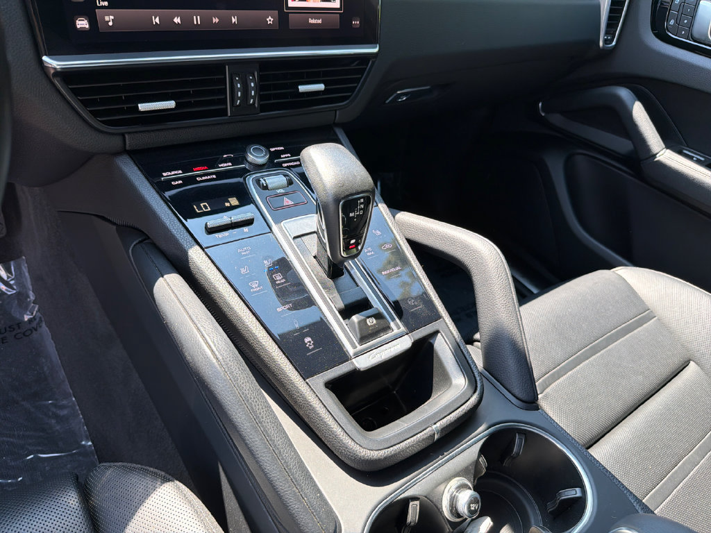 Used 2022 Porsche Cayenne Platinum Edition w/ Premium Package Plus AWD/4WD image 30