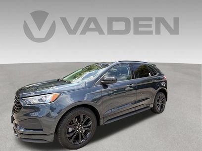 Used 2022 Ford Edge SE w/ Black Appearance Package