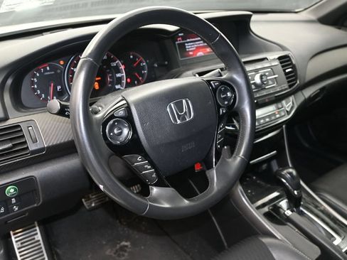 Used 2017 Honda Accord Sport image 14