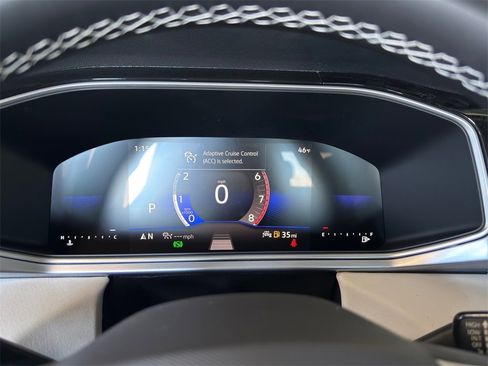 New 2026 Volkswagen Taos SE image 15