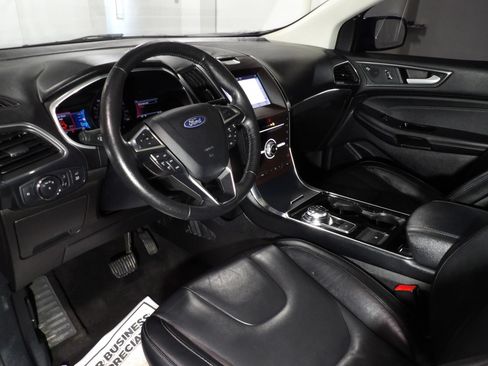 Used 2019 Ford Edge Titanium w/ Cold Weather Package AWD/4WD image 10