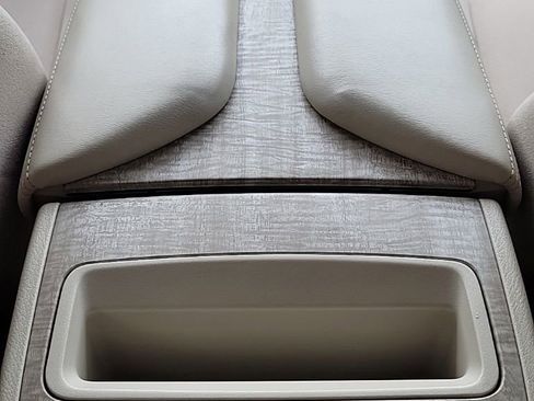 Used 2019 Nissan Murano SV image 19