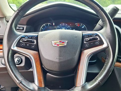 Used 2020 Cadillac Escalade Luxury AWD/4WD image 28