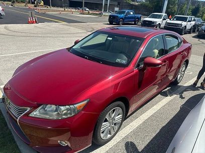 Used 2013 Lexus ES 350 w/ Luxury Pkg
