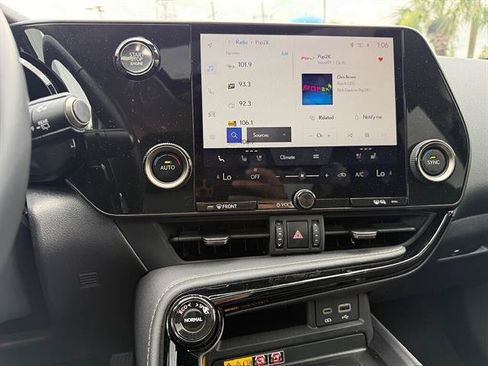 Used 2025 Lexus NX 250 FWD w/ Premium Package image 15