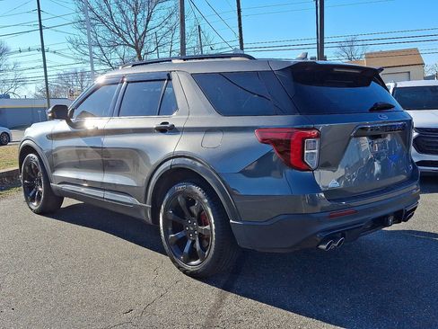 Used 2020 Ford Explorer ST w/ ST Street Pack image 3
