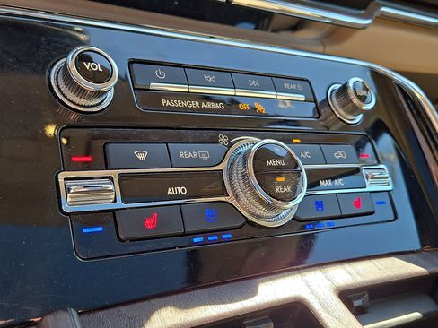 Used 2023 Lincoln Navigator Reserve image 17