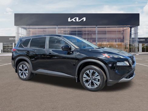 Used 2022 Nissan Rogue SV FWD image 1