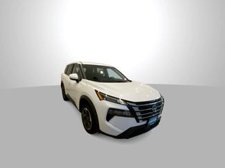 Used 2024 Nissan Rogue SV video 2