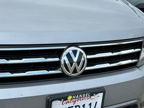 Used 2021 Volkswagen Tiguan SE image 9