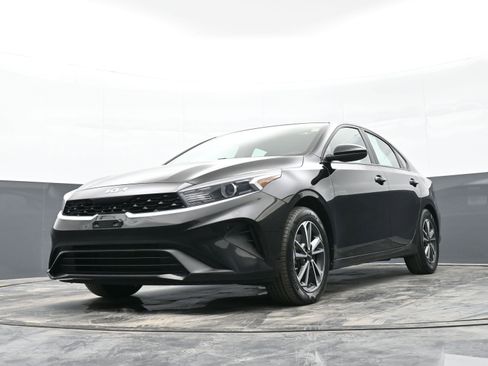 Used 2022 Kia Forte LXS image 44