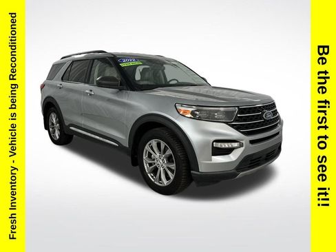 Used 2022 Ford Explorer XLT AWD/4WD image 7