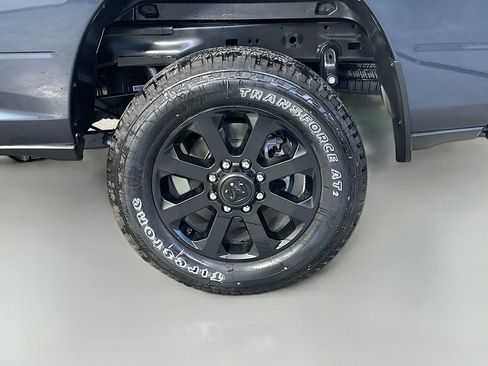 New 2026 RAM 2500 Laramie AWD/4WD image 17
