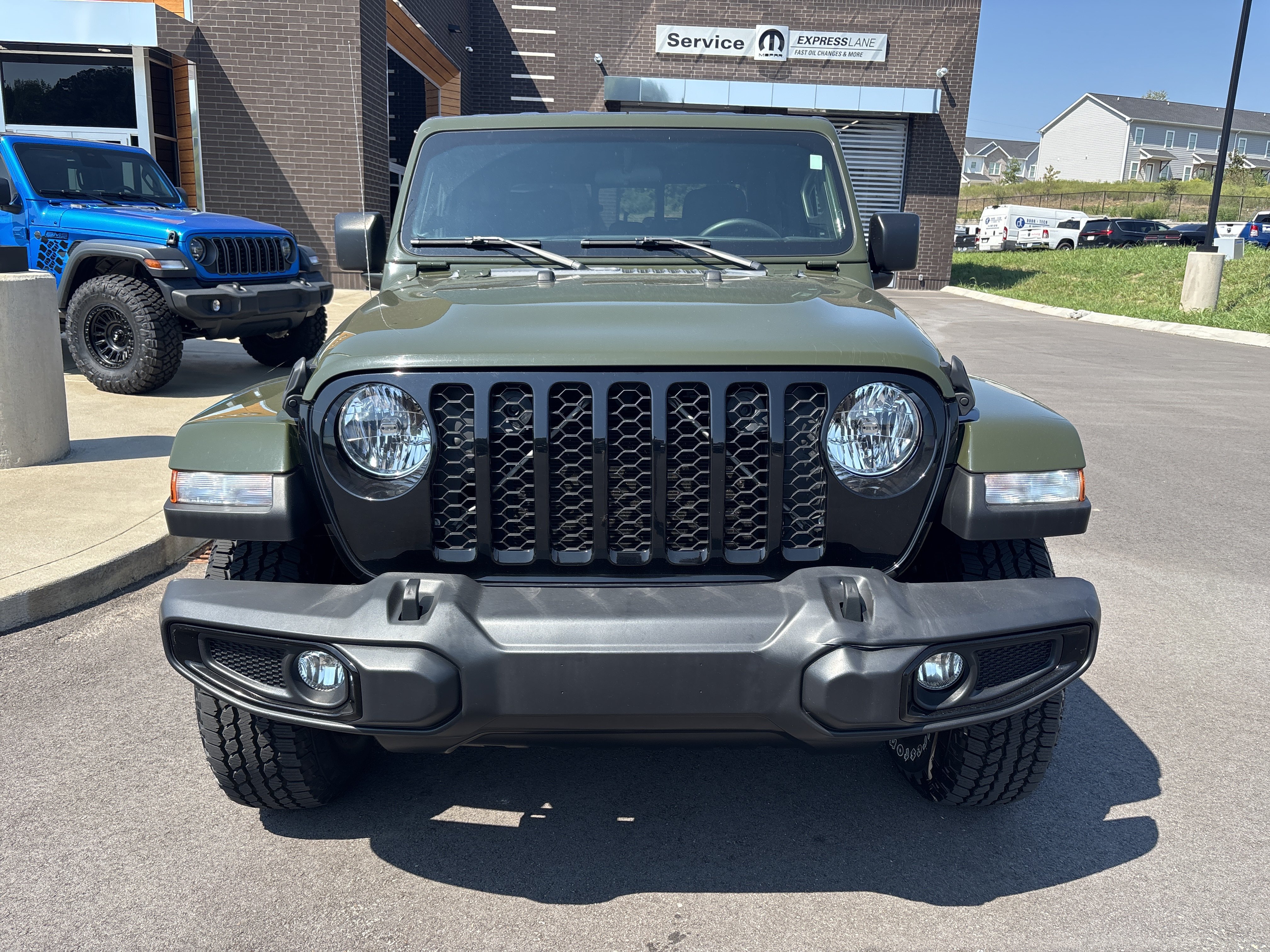 Used 2021 Jeep Gladiator Sport AWD/4WD image 8