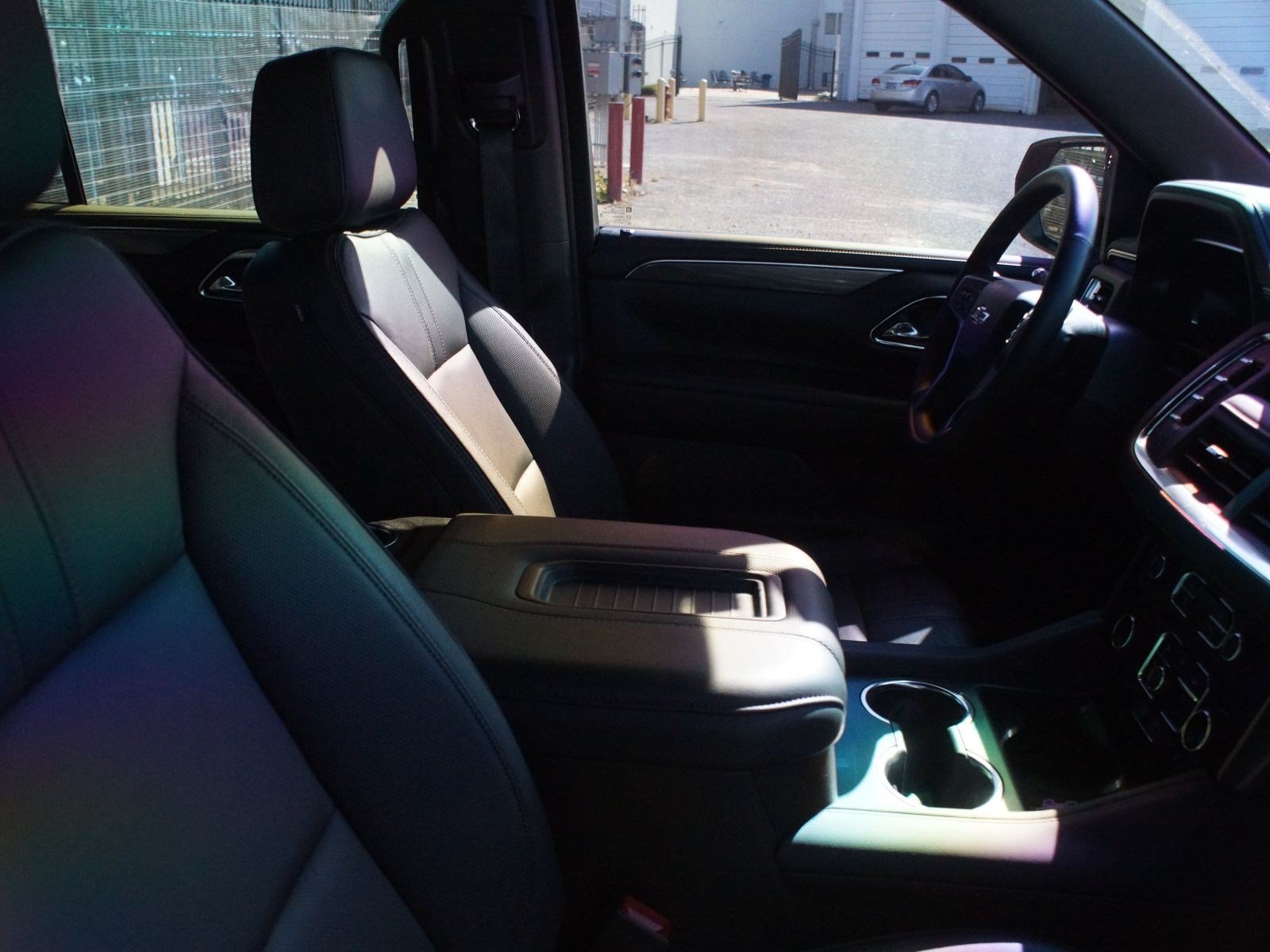 Used 2024 Chevrolet Tahoe RST w/ Luxury Package AWD/4WD image 5