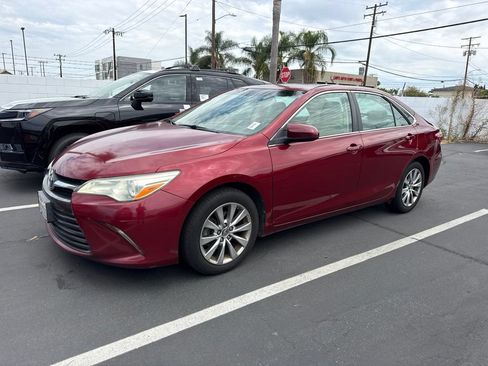 Used 2015 Toyota Camry XLE FWD image 3
