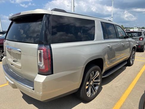 Used 2017 GMC Yukon XL Denali w/ Open Road Package AWD/4WD image 10