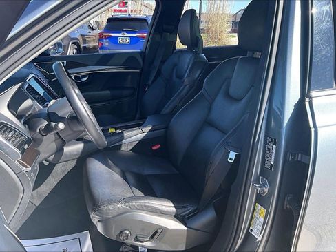 Used 2018 Volvo XC90 T6 Momentum w/ Convenience Package image 21