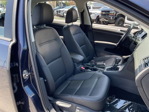 Used 2017 Volkswagen Golf SE FWD image 21
