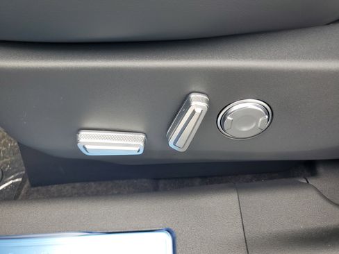 New 2026 Lincoln Nautilus Reserve w/ Jet Appearance Package image 12