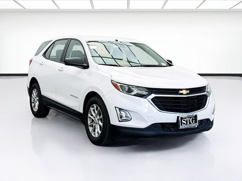 Used 2019 Chevrolet Equinox LS FWD image 3