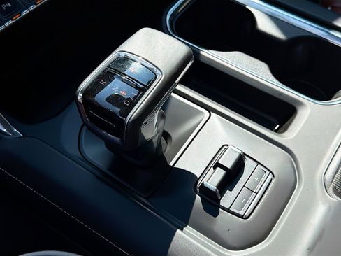 Used 2025 GMC Sierra 1500 Denali Ultimate image 28