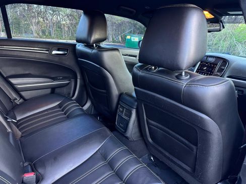 Used 2019 Chrysler 300 S image 21