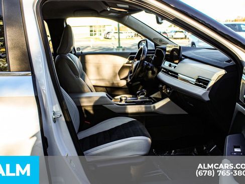Used 2025 Mitsubishi Outlander SE image 23