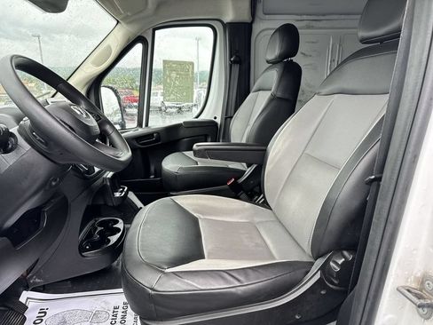 Used 2024 RAM ProMaster 2500 w/ Convenience Group FWD image 11