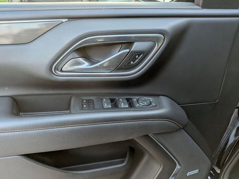 Used 2022 GMC Yukon AT4 AWD/4WD image 9
