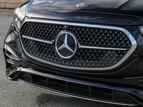 New 2026 Mercedes-Benz E 350 4MATIC Sedan image 5
