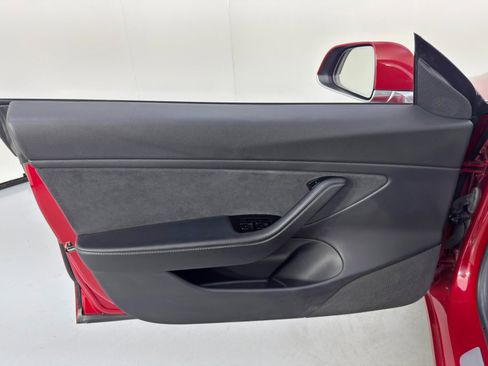 Used 2017 Tesla Model 3 Long Range image 37