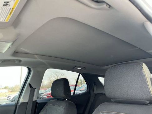 Used 2019 Chevrolet Equinox LT w/ Sun & Navigation Package AWD/4WD image 18