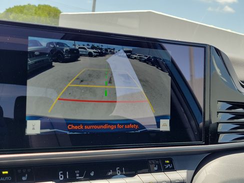 Used 2025 Toyota Camry XSE FWD image 32