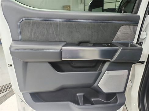 Used 2025 Ford F250 Platinum image 38