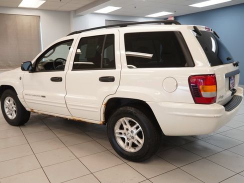 Used 2004 Jeep Grand Cherokee Laredo w/ Cold Weather Group AWD/4WD image 7