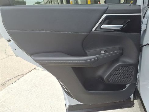Used 2024 Mitsubishi Outlander SE AWD/4WD image 15