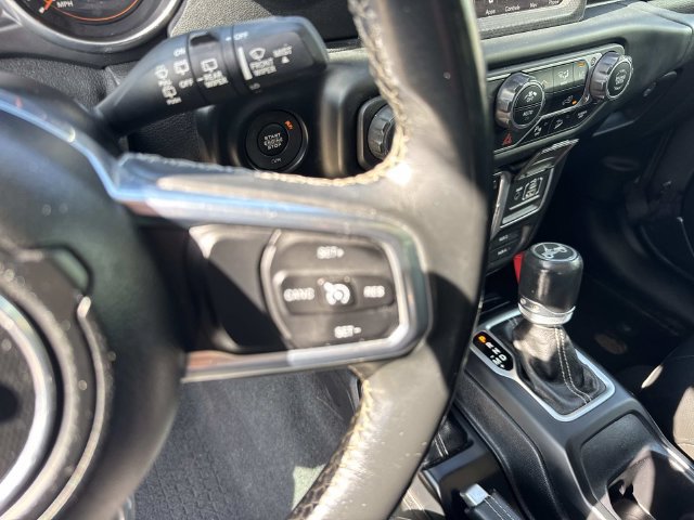 Used 2018 Jeep Wrangler Unlimited Sahara AWD/4WD image 23