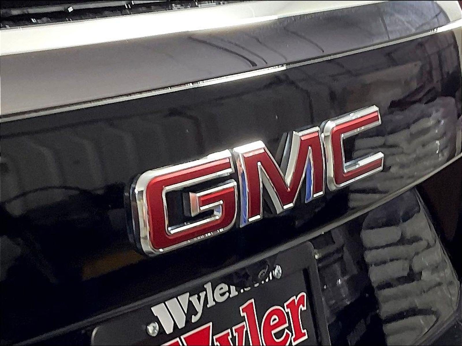 Used 2025 GMC Yukon Elevation AWD/4WD image 24