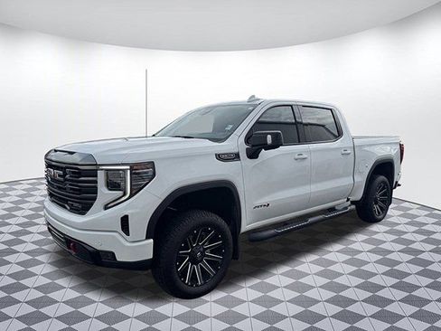 Used 2023 GMC Sierra 1500 AT4 w/ Technology Package AWD/4WD image 3