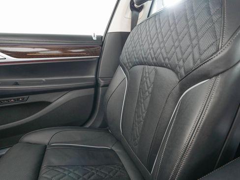 Used 2022 BMW 750i xDrive 750i xDrive image 29