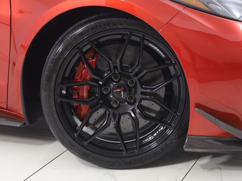 Used 2025 Chevrolet Corvette Z06 w/ Z07 Performance Package RWD image 21