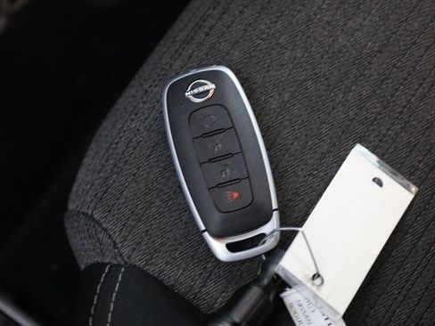 Used 2023 Nissan Rogue SV image 28